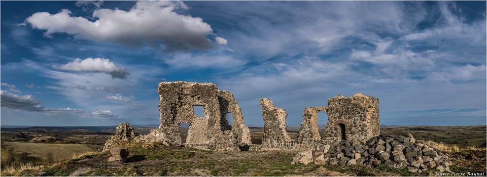 Apchon chateau