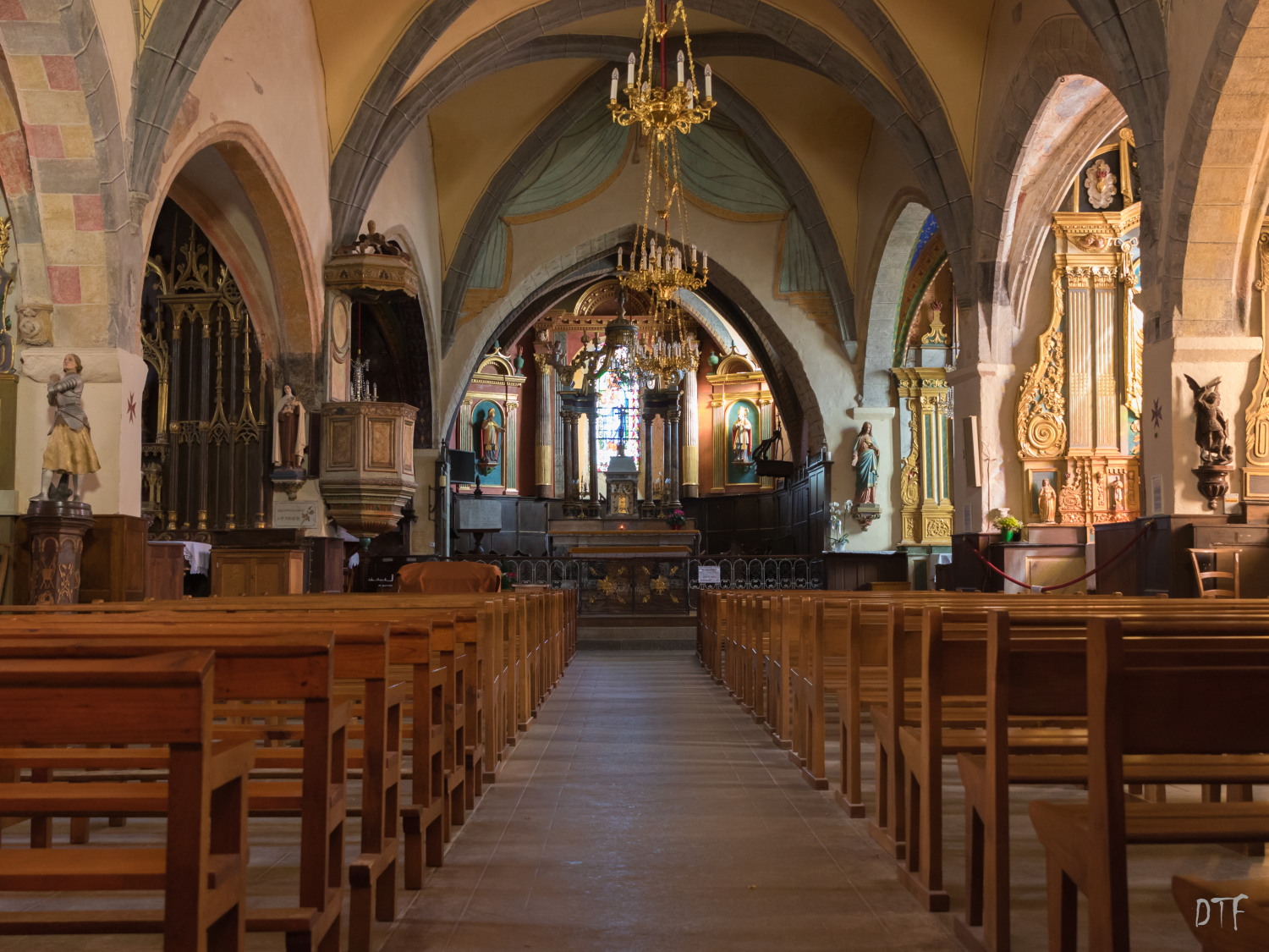 Marcoles eglise interieur