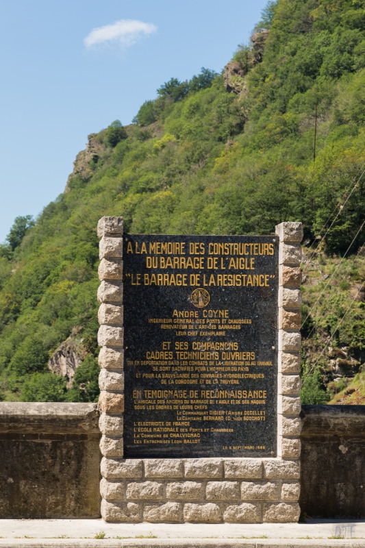 Stele barrage aigle