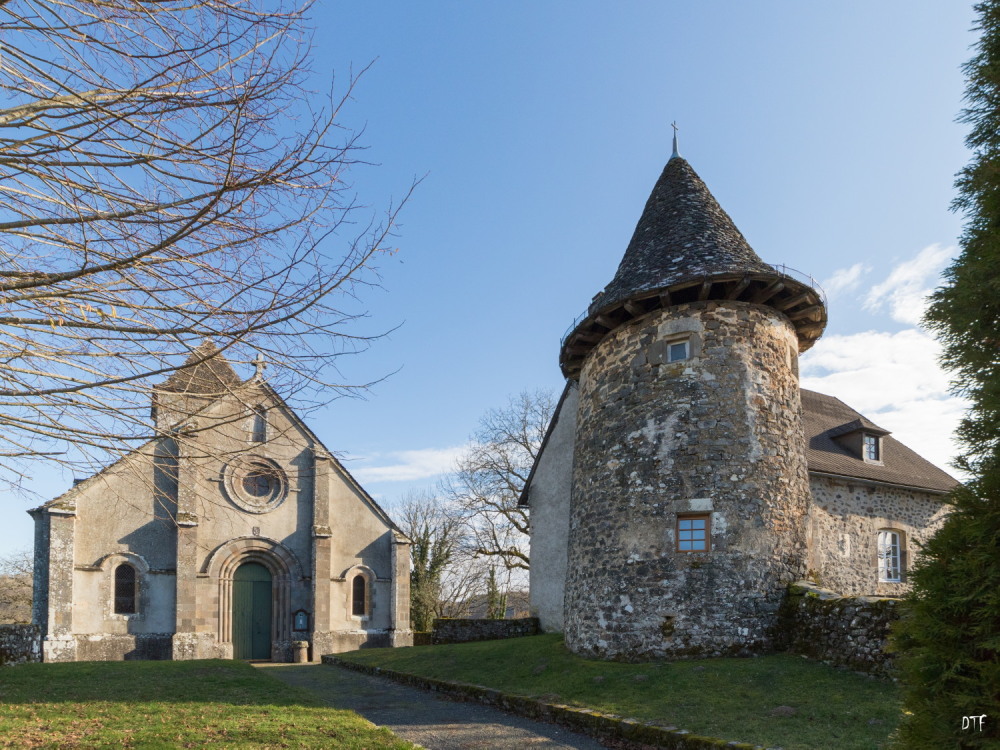 St Thibaud tour vestige