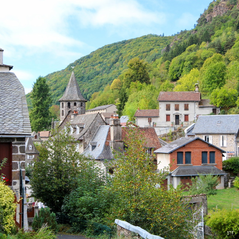 Clocher Vic sur cere