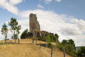 Les tours du Cantal