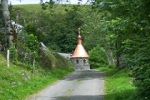 Une curiosité du Cantal : le monastère orthodoxe à Marcenat
