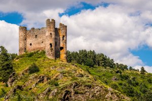 Les châteaux du Cantal 